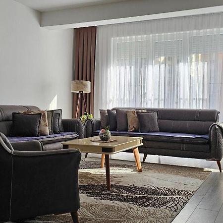 Value Living Apartment Ferizaj Exterior foto